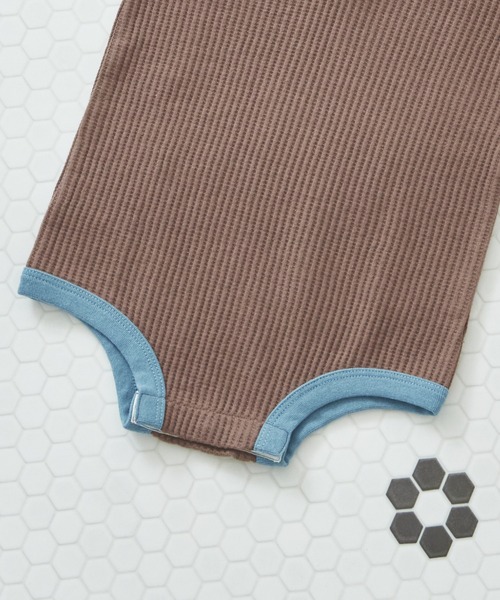pairmanon（ペアマノン）の「ワッフル 配色ヘンリーネック ロンパース（ロンパース・キッズ・ピンク/ブルー/ブラウン/ベージュ/ミント・70/80）」の8枚目の写真