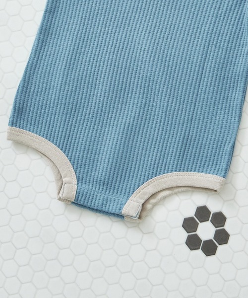 pairmanon（ペアマノン）の「ワッフル 配色ヘンリーネック ロンパース（ロンパース・キッズ・ピンク/ブルー/ブラウン/ベージュ/ミント・70/80）」の19枚目の写真