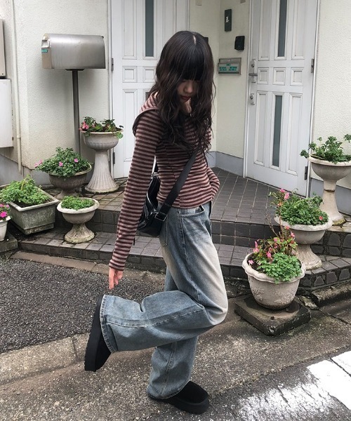 anyonemore(エニワンモア)の「ヴィンテージウォッシングワイドロングストレートデニムパンツ(デニムパンツ・レディース・ブルー・LARGE/MEDIUM/SMALL)」の4枚目の写真