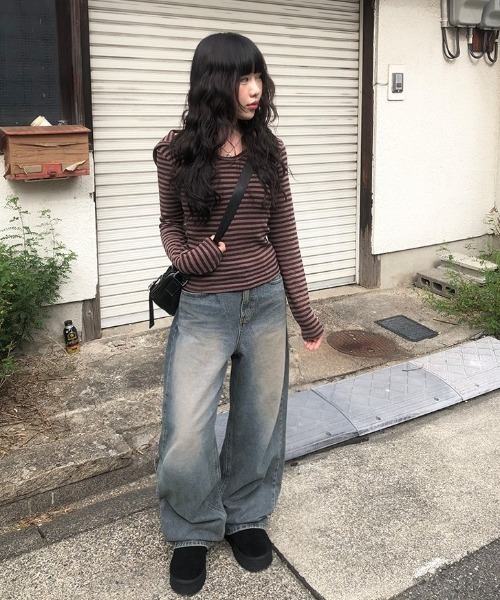 anyonemore(エニワンモア)の「ヴィンテージウォッシングワイドロングストレートデニムパンツ(デニムパンツ・レディース・ブルー・LARGE/MEDIUM/SMALL)」の2枚目の写真