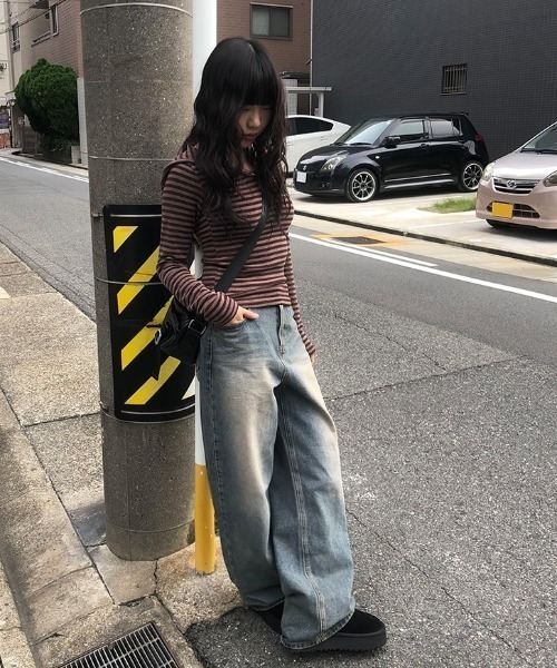 anyonemore(エニワンモア)の「ヴィンテージウォッシングワイドロングストレートデニムパンツ(デニムパンツ・レディース・ブルー・LARGE/MEDIUM/SMALL)」の7枚目の写真
