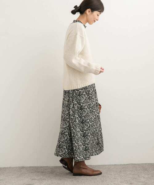 URBAN RESEARCH DOORS（アーバンリサーチドアーズ）の「フラワープリントワンピース（ワンピース・レディース・ブラック/ネイビー・MEDIUM）」の5枚目の写真