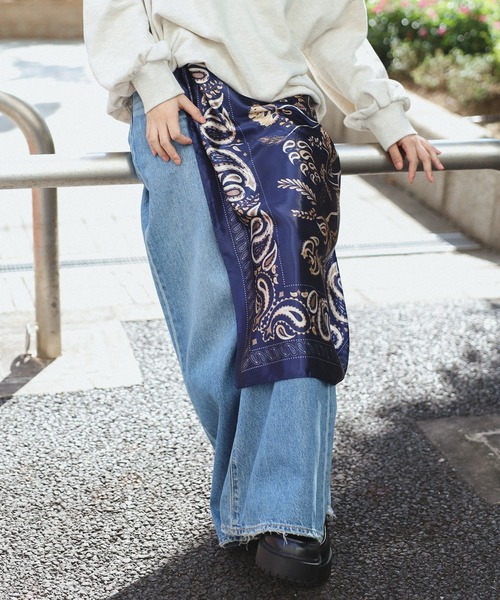 Bonjour Sagan（ボンジュールサガン）の「柄スカーフ(90×90)（バンダナ/スカーフ・レディース・レッド/ネイビー/その他・FREE）」の2枚目の写真