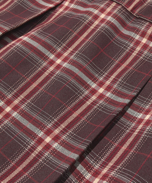 SLAP SLIP（スラップスリップ）の「【お揃い】リボン風襟付き肩あきチェックタック入りジャンパースカート(80~140cm)（ジャンパースカート・キッズ・ブラック/ベージュ・80ｃｍ/90cm/110cm/100cm/120cm/130cm/140cm）」の14枚目の写真