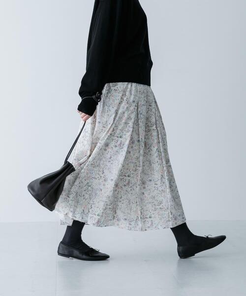 かぐれ(カグレ)の「リバティプリントスカート(スカート・レディース・グリーン系その他/オフホワイト/ブラック/ブラック系その他・FREE)」の2枚目の写真