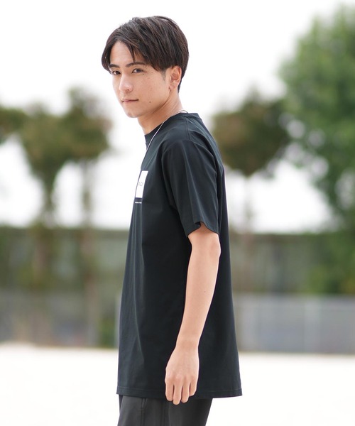 RVCA（ルーカ）の「RVCA/ルーカ 半袖Tシャツ 水陸両用/ユーティリティー UVケアラッシュガード BF041-871（ラッシュガード・メンズ・ホワイト×ブラック/ブラック×ブラック/ブラック×ホワイト・S/M/L）」の12枚目の写真