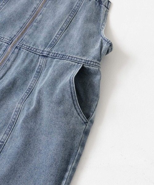 ITEMS URBANRESEARCH（アイテムズ アーバンリサーチ）の「デニムキャミワンピース（ワンピース・レディース・ブラック/ライトブルー・SMALL/FREE）」の22枚目の写真