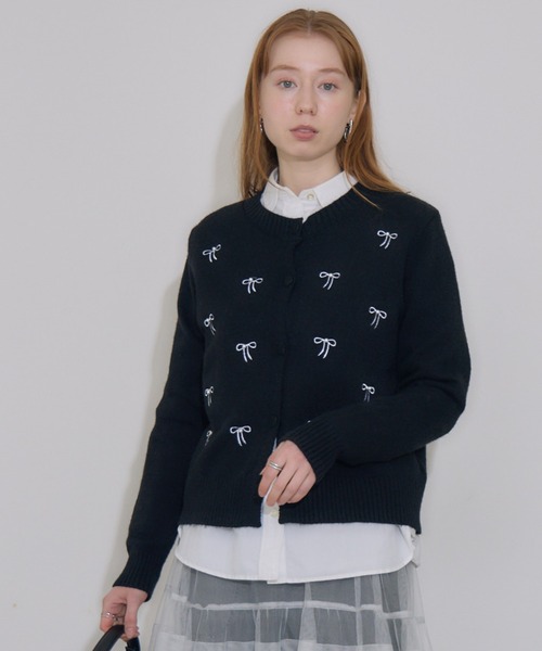Paradise Picnic（パラダイスピクニック）の「リボン刺繍カーディガン（カーディガン/ボレロ・レディース・ブラック/アイボリー・FREE）」の2枚目の写真