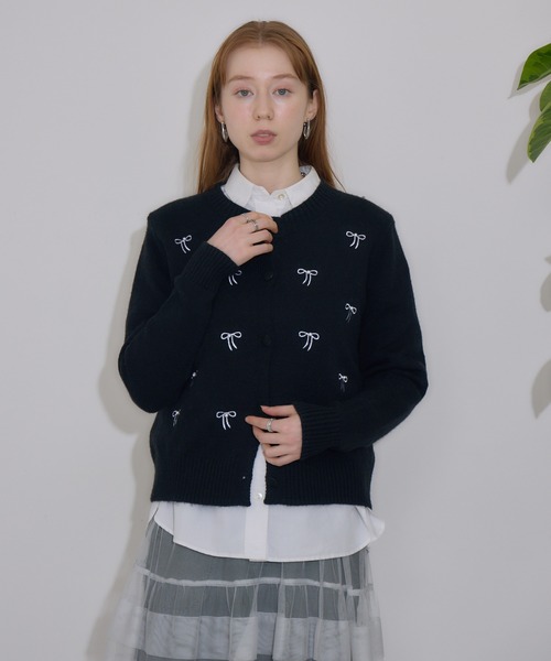 Paradise Picnic（パラダイスピクニック）の「リボン刺繍カーディガン（カーディガン/ボレロ・レディース・ブラック/アイボリー・FREE）」の4枚目の写真