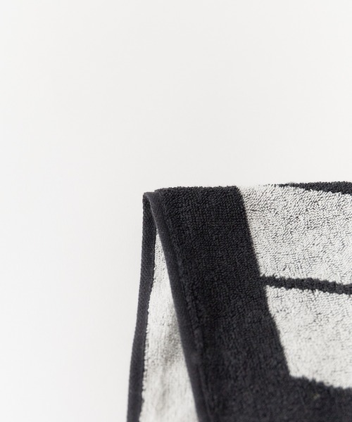 NIKE（ナイキ）の「NIKE/ナイキ ジャガード タオル ミディアム（ハンカチ/ハンドタオル・メンズ・ライトブルー/ブラック/オレンジ・FREE）」の8枚目の写真