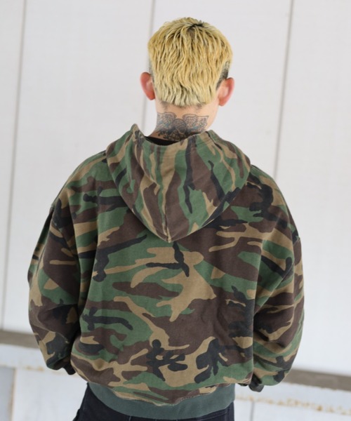 ATMARK（アットマーク）の「《フリーサイズ　/　UNISEX　》ATMARKロゴ　フリンジ　ミドルフルジップパーカー（パーカー・メンズ・ブラック/レッド/グリーン・FREE）」の8枚目の写真