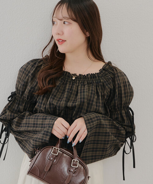 continuer de NICE CLAUP(コンティニューデナイスクラップ)の「【@_chipi2xセレクト】華奢見え叶う2wayブラウス(シャツ/ブラウス・レディース・ブラック系その他/ベージュ系その他・FREE)」の8枚目の写真