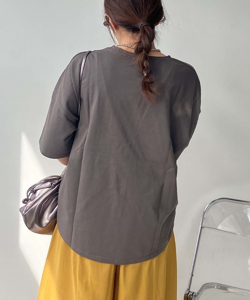 AS KNOW AS plus(アズノゥアズプラス)の「●ポケット付き コットン ラウンド半袖Tシャツ(Tシャツ/カットソー・レディース・ホワイト×グリーン/ホワイト×ブラック/ブルー/チャコールグレー/オフホワイト/オートミール/ホワイト系その他/ホワイト系/ブラック/ホワイト×ブルー/ホワイト×ネイビー・FREE)」の15枚目の写真