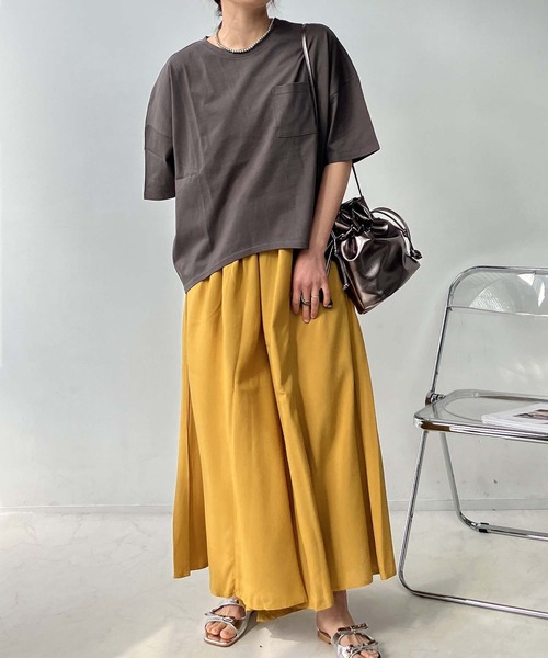 AS KNOW AS plus(アズノゥアズプラス)の「●ポケット付き コットン ラウンド半袖Tシャツ(Tシャツ/カットソー・レディース・ホワイト×グリーン/ホワイト×ブラック/ブルー/チャコールグレー/オフホワイト/オートミール/ホワイト系その他/ホワイト系/ブラック/ホワイト×ブルー/ホワイト×ネイビー・FREE)」の16枚目の写真