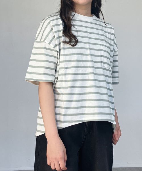 AS KNOW AS plus(アズノゥアズプラス)の「●ポケット付き コットン ラウンド半袖Tシャツ(Tシャツ/カットソー・レディース・ホワイト×グリーン/ホワイト×ブラック/ブルー/チャコールグレー/オフホワイト/オートミール/ホワイト系その他/ホワイト系/ブラック/ホワイト×ブルー/ホワイト×ネイビー・FREE)」の20枚目の写真