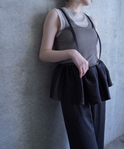 G.V.G.V.(ジーヴィージーヴィー)の「SATIN SUSPENDER PANTS(その他パンツ・レディース・ブラック/ブラウン・ONE SIZE)」の8枚目の写真
