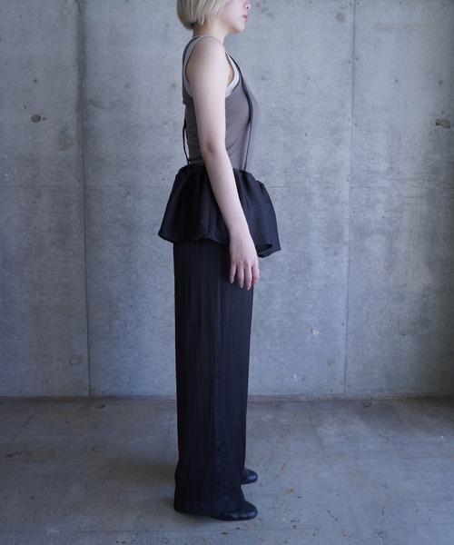 G.V.G.V.(ジーヴィージーヴィー)の「SATIN SUSPENDER PANTS(その他パンツ・レディース・ブラック/ブラウン・ONE SIZE)」の4枚目の写真