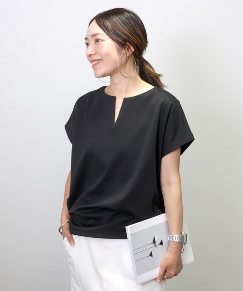 Aletta vita(アレッタビータ)の「スリットネックポンチコクーンフレンチプルオーバー(Tシャツ/カットソー・レディース・ブラック/オフホワイト/ベージュ/チョコ・FREE)」の5枚目の写真