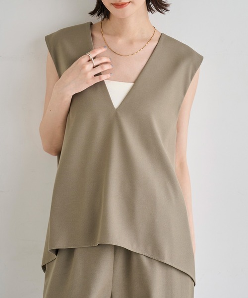 meilmada（メイルマダ）の「Vネックツイルベスト（ベスト・レディース・ベージュ/ネイビー/グレー/ネイビー系1/ベージュ系1・FREE）」の4枚目の写真