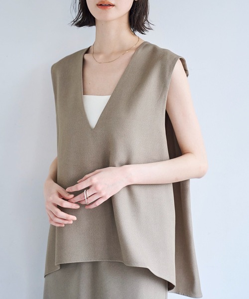 meilmada（メイルマダ）の「Vネックツイルベスト（ベスト・レディース・ベージュ/ネイビー/グレー/ネイビー系1/ベージュ系1・FREE）」の3枚目の写真