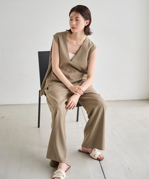 SPECIALGUEST スペシャルゲスト　Vネックウェア　完売品　美品 セットアップ Vネック ベスト スカート 抜け感 2025春夏新作