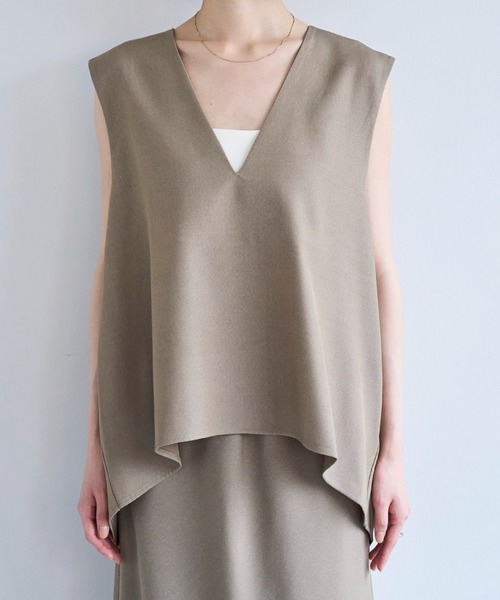 meilmada（メイルマダ）の「Vネックツイルベスト（ベスト・レディース・ベージュ/ネイビー/グレー/ネイビー系1/ベージュ系1・FREE）」の22枚目の写真
