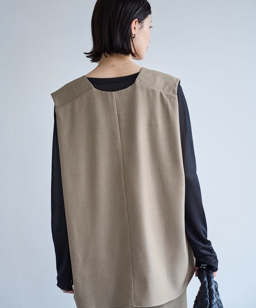 meilmada（メイルマダ）の「Vネックツイルベスト（ベスト）」 - WEAR