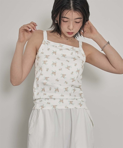 miette(ミエット)の「カップ付き小花柄サーマルキャミ(キャミソール・レディース・ピンク/ホワイト系その他/オフホワイト・FREE)」の2枚目の写真