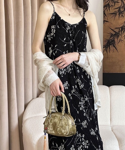 Alum'（アルム）の「フラワーワッシャーキャミワンピース（ワンピース・レディース・ブラック/アイボリー・FREE）」の14枚目の写真