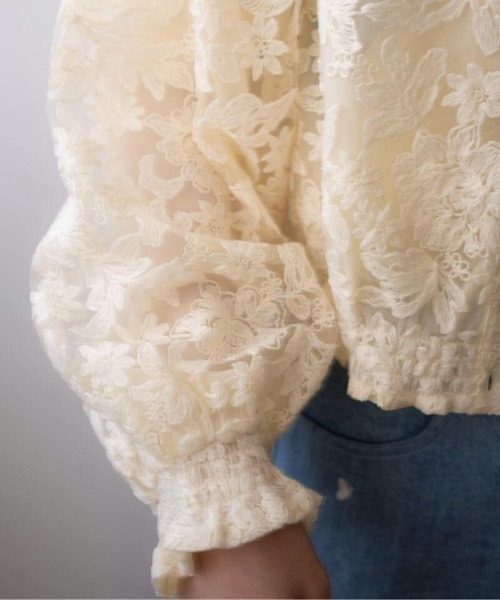 flower(フラワー)の「ボタニカルシアートップ(シャツ/ブラウス・レディース・ホワイト/アイボリー/ブルー/ピンク・FREE)」の19枚目の写真