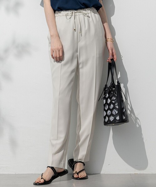 23区（ニジュウサンク）の「ストレッチジョーゼット テーパード パンツ（その他パンツ・レディース・ブラック系/ダークブラウン系/ベージュ系/ネイビー系/ダークグリーン系・40/38/36）」の4枚目の写真