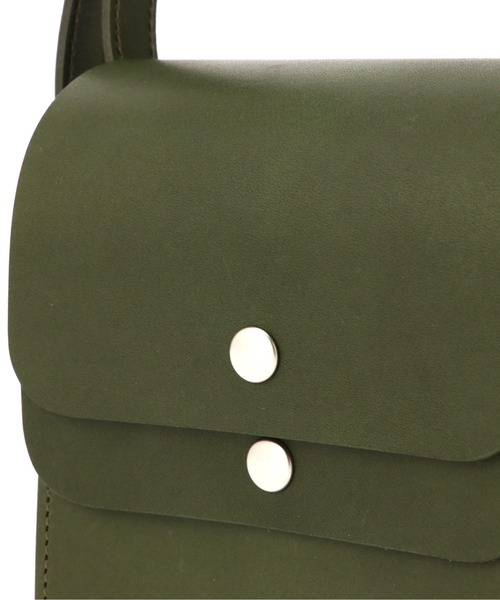 MARGARET HOWELL（マーガレットハウエル）の「VEGITABLE TANNED LEATHER（ショルダーバッグ・レディース・ブラック/オリーブ・FREE）」の18枚目の写真