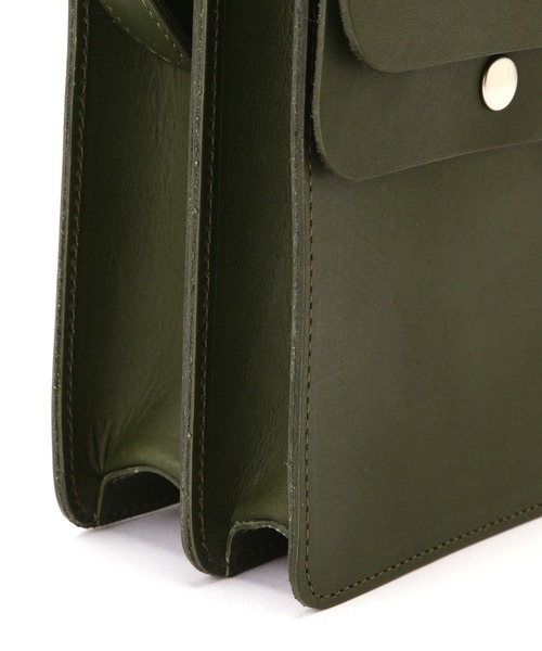 MARGARET HOWELL（マーガレットハウエル）の「VEGITABLE TANNED LEATHER（ショルダーバッグ・レディース・ブラック/オリーブ・FREE）」の19枚目の写真
