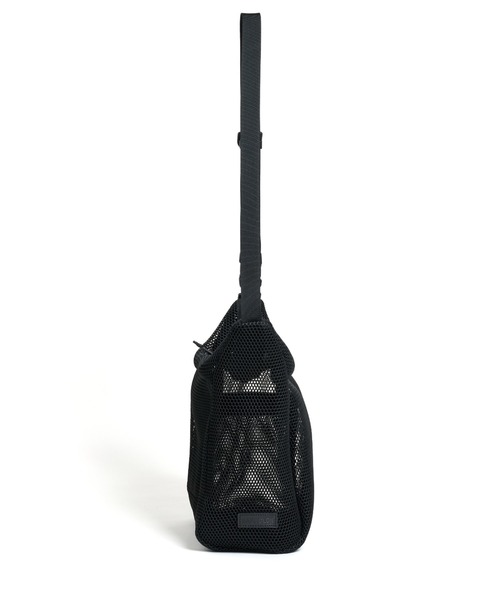 BAICYCLON by Bagjack(バイシクロン バイ バグジャック)の「BAICYCLON by bagjack MESH SHOULDER BAG (SMALL) (BCL-91 (MESH))(ショルダーバッグ・メンズ・ブラック・FREE)」の6枚目の写真