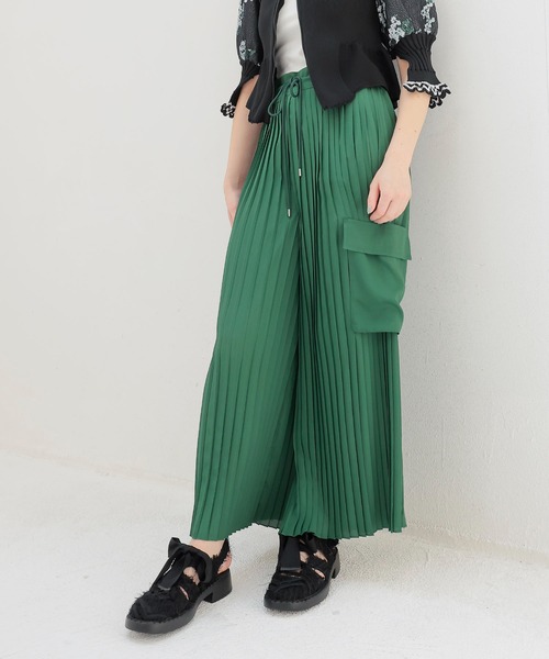 DRESSLAVE(ドレスレイブ)の「georgett pleats easy wide pants(ジョーゼットプリーツイージーワイドパンツ)(その他パンツ・レディース・グリーン/ベージュ・38)」の22枚目の写真