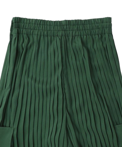 DRESSLAVE(ドレスレイブ)の「georgett pleats easy wide pants(ジョーゼットプリーツイージーワイドパンツ)(その他パンツ・レディース・グリーン/ベージュ・38)」の17枚目の写真