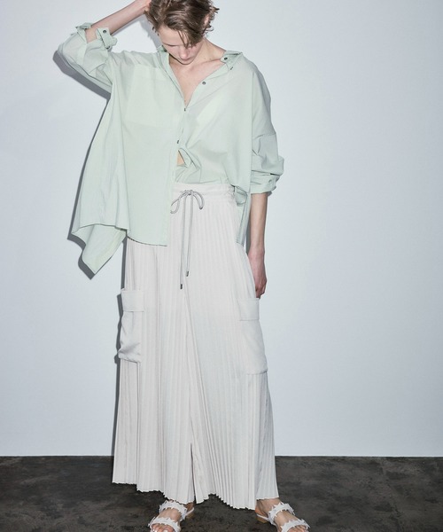 DRESSLAVE(ドレスレイブ)の「georgett pleats easy wide pants(ジョーゼットプリーツイージーワイドパンツ)(その他パンツ・レディース・グリーン/ベージュ・38)」の20枚目の写真