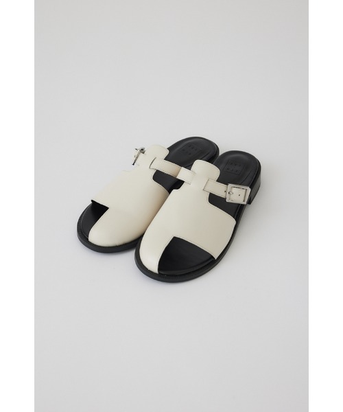 RIM.ARK(リムアーク)の「Thumb leather flat sandal サムレザーフラットサンダル(サンダル・レディース・ブラック/アイボリー・36/37/38/39)」の6枚目の写真