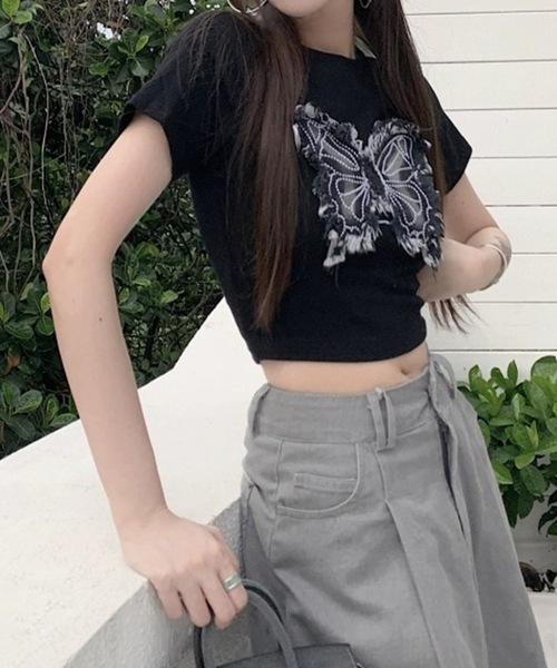 Lace Ladies(レースレディース)の「バタフライ クロップド丈 クルーネック 半袖 Tシャツ(Tシャツ/カットソー・レディース・ホワイト/ブラック・M/XL)」の3枚目の写真
