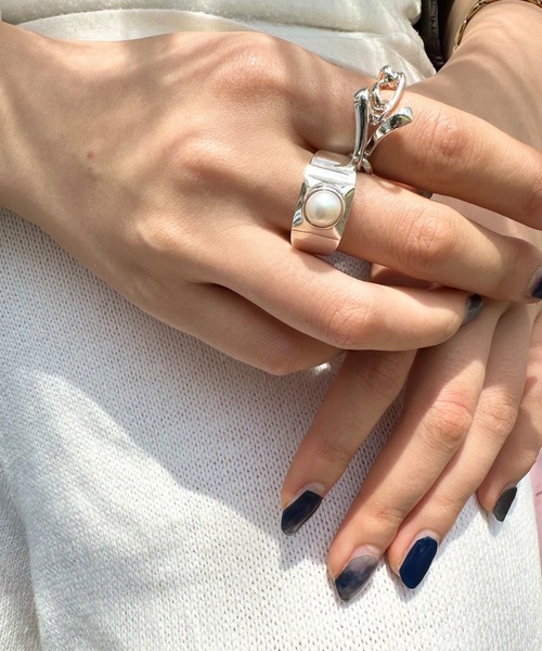 LAMBDA(ラムダ)の「パールカレッジリング(リング・メンズ・シルバー系その他・#9/#11/#13/#15/#17/#19)」の1枚目の写真