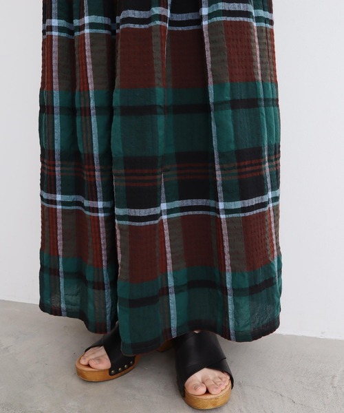 l'atelier du savon（アトリエドサボン）の「高島ちぢみbig check スカート（スカート・レディース・ホワイト/グリーン・FREE）」の3枚目の写真