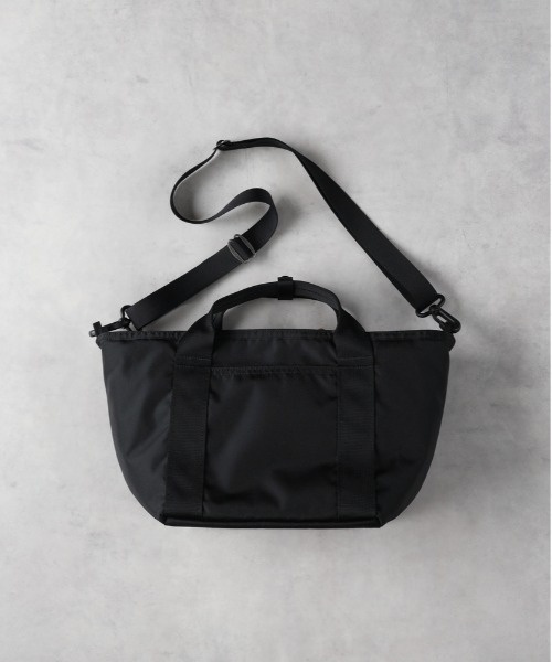 Right-on(ライトオン)の「Other(ソノタ)ボートトートバッグ/7L(ショルダーバッグ・レディース・ブラック・ONE SIZE)」の2枚目の写真