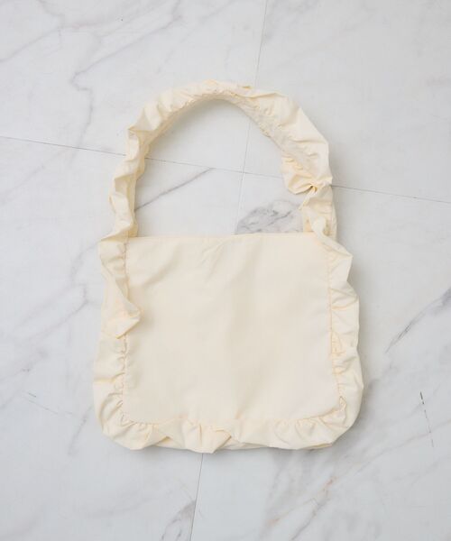 ems excite（エムズエキサイト）の「フリルトートバッグ（ショルダーバッグ・レディース・ナチュラル/ブラック・ONE SIZE）」の6枚目の写真