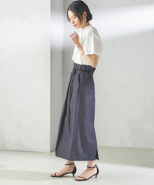 SHIPS（シップス）の「【SHIPS別注】Nell:〈手洗い可能〉デニム タック スカート（スカート・レディース・ネイビー・36/38）」の6枚目の写真