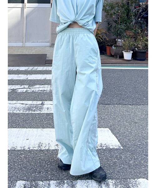 PUMA(プーマ)の「PUMA UNGRID WOVEN PANTS(その他パンツ・レディース・ブルー・FREE)」の1枚目の写真