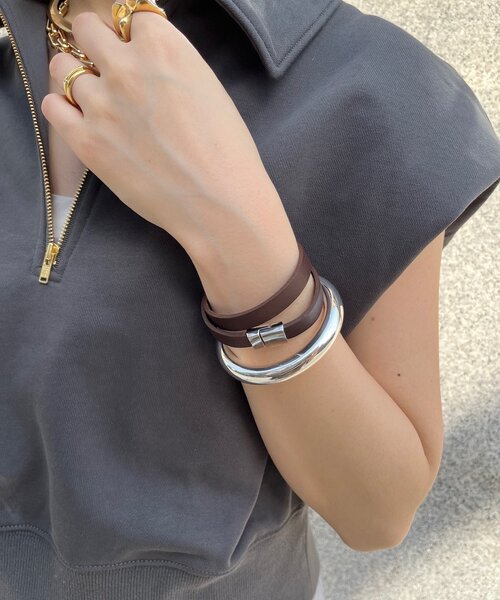 DouDou（ドゥドゥ）の「マグネット留めレザーブレス（ブレスレット・レディース・ダークブラウン/キャメル/ブラック・FREE）」の8枚目の写真