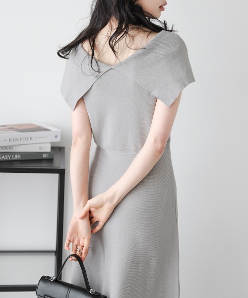 AMELY(エミリー)の「ニットフレアワンピース(ワンピース・レディース・ベージュ/ライトグレー/ブラック/ネイビー・フリー)」の6枚目の写真