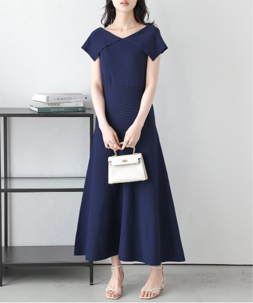 AMELY(エミリー)の「ニットフレアワンピース(ワンピース・レディース・ベージュ/ライトグレー/ブラック/ネイビー・フリー)」の10枚目の写真