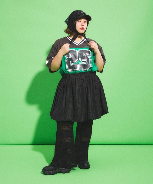 PUNYUS(プニュズ)の「バルーンミニスカート(スカート・レディース・ブラック/ホワイト・1/2/3/4)」の8枚目の写真