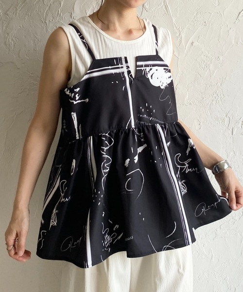 She's Closet(シーズクローゼット)の「フレア花柄フラワープリントキャミソールビスチェ(キャミソール・レディース・ネイビー/ブラック/オフホワイト/ベージュ/ブルー系その他/ベージュ系その他/ベージュ系その他2/ブラック系その他/ブルー系その他2/ブラック系その他2・FREE)」の4枚目の写真